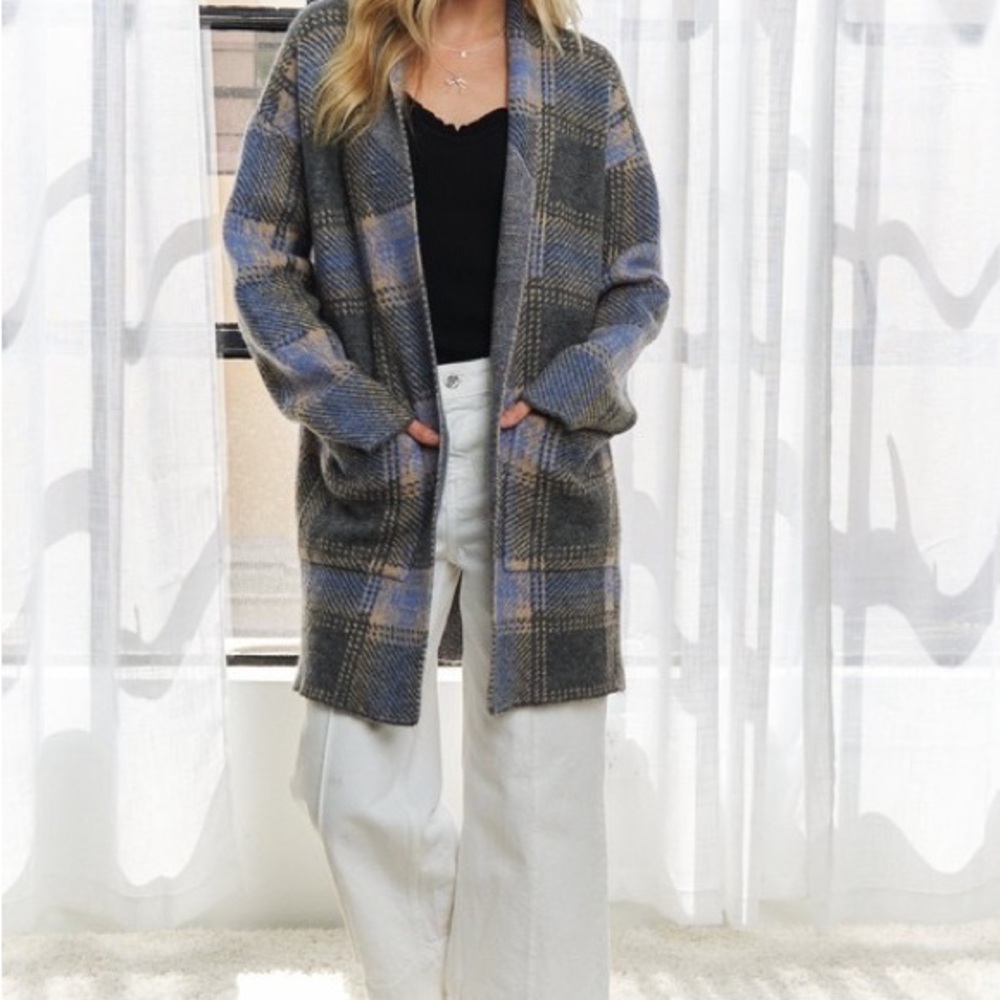 Plus Size Checked Sweater Cardigan - Picture 10 of 10